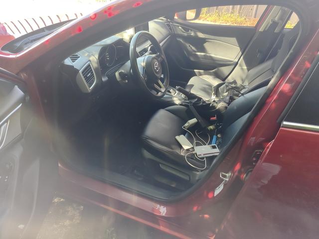 Mazda 3 2017 thumb 8
