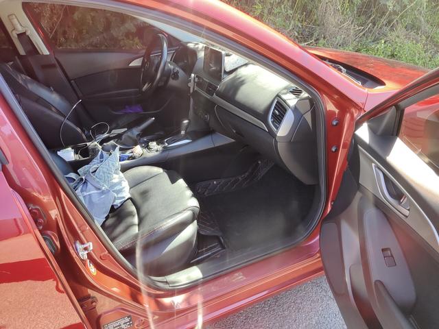 Mazda 3 2017 thumb 9