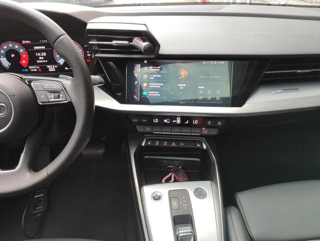 Audi A3 2021 thumb 3