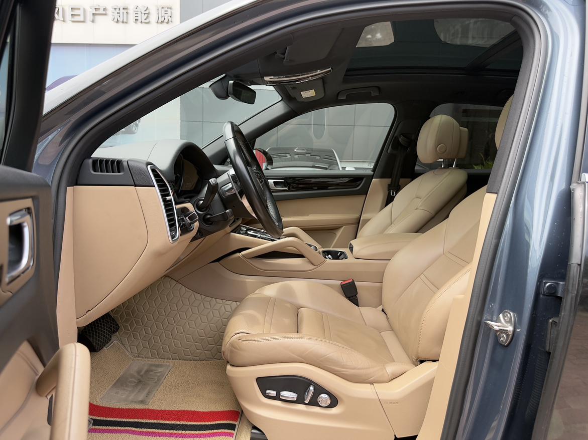 Porsche Cayenne 2018 thumb 12