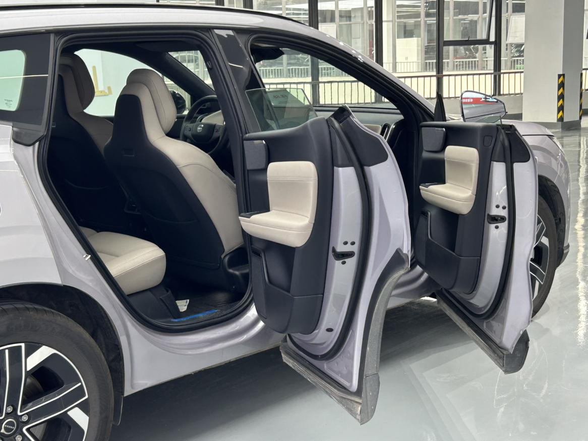 Volvo XC70 2026 thumb 5