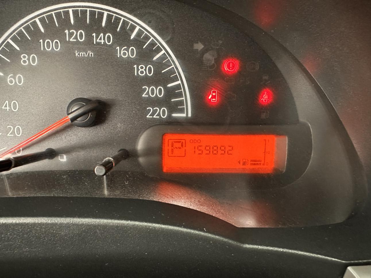 Nissan Sunny 2015 thumb 8