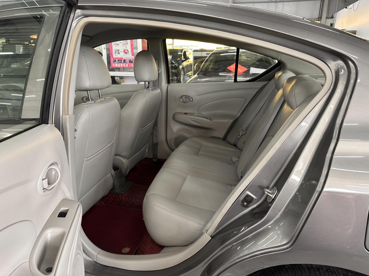Nissan Sunny 2015 thumb 12
