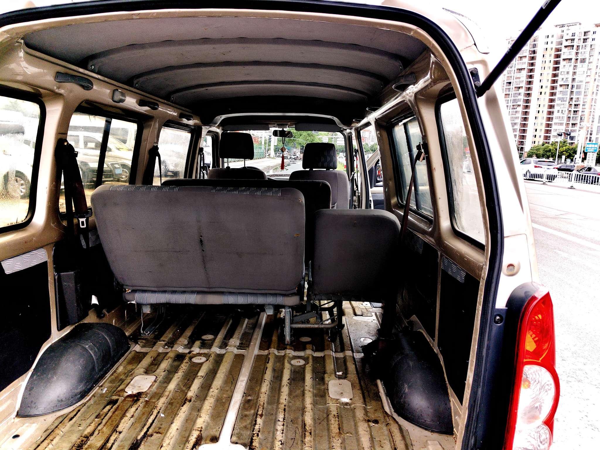 Wuling Rong Guang 2012 thumb 10