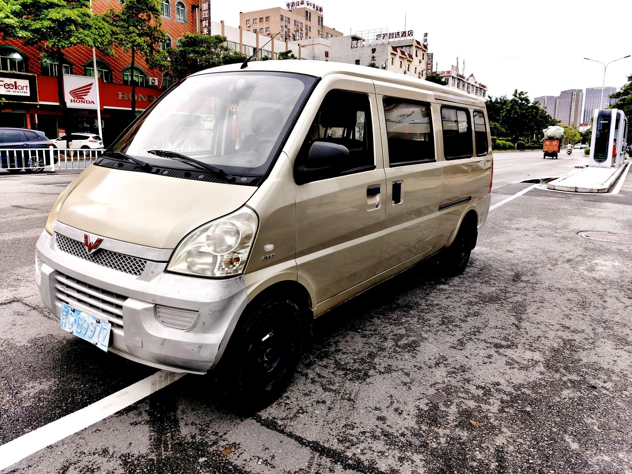 Wuling Rong Guang 2012 thumb 12