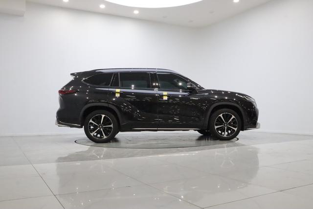 Toyota Crown 2023 thumb 6