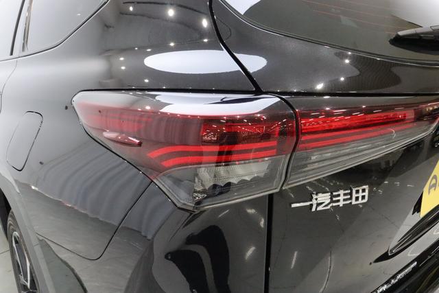 Toyota Crown 2023 thumb 11