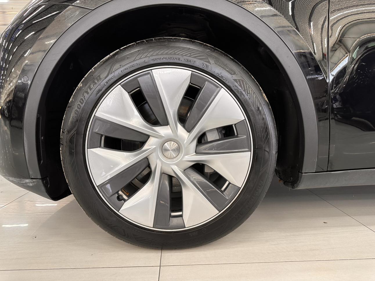 Tesla Model Y 2022 thumb 8