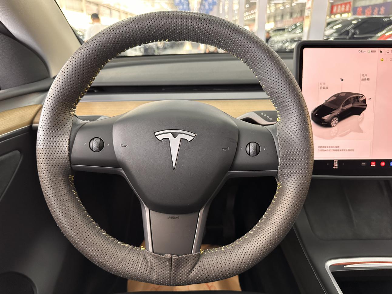 Tesla Model Y 2022 thumb 10