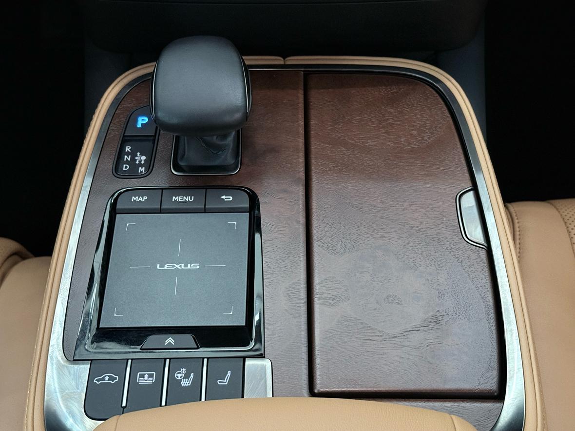 Lexus LS 2021 thumb 11