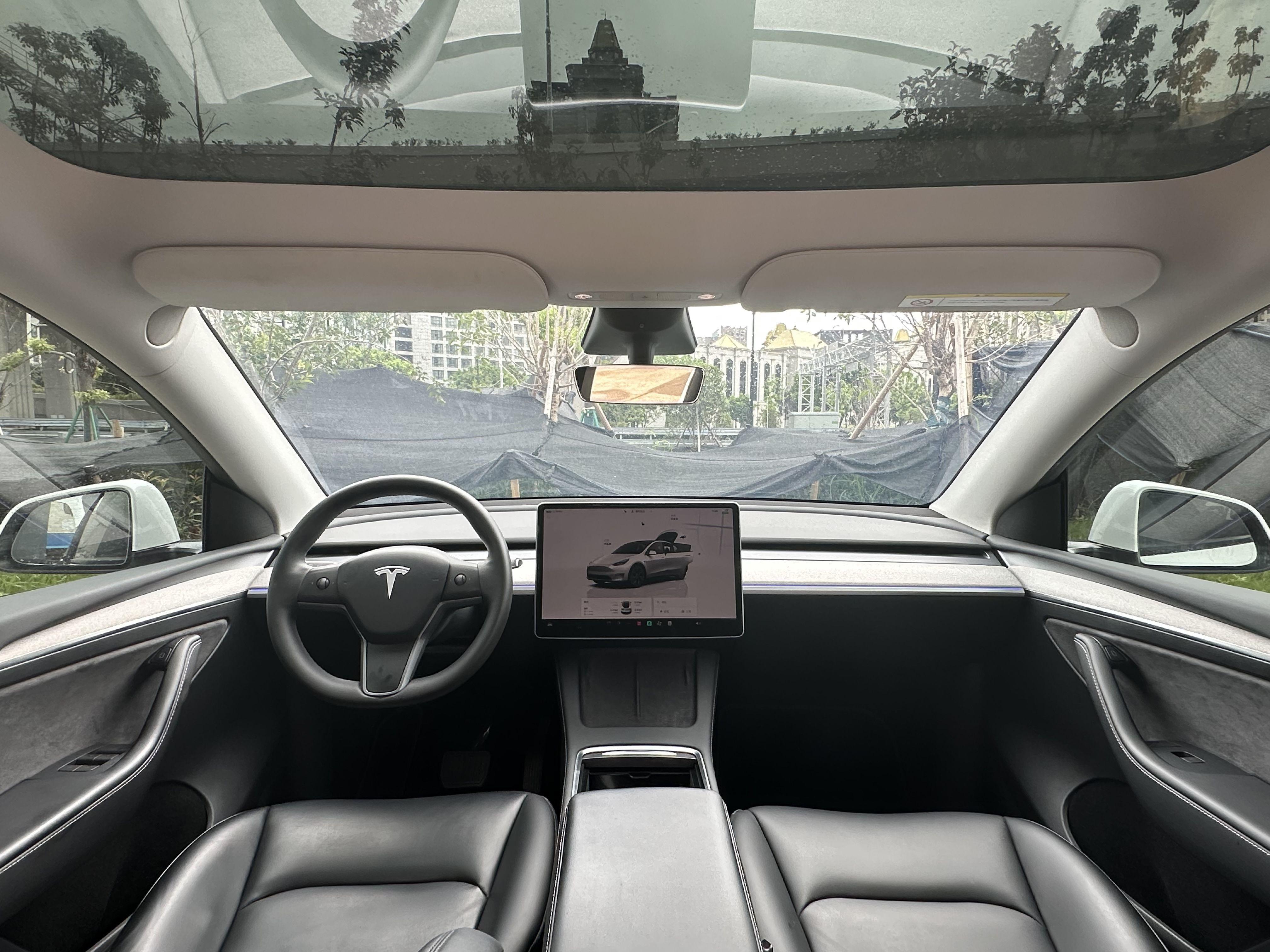 Tesla Model Y 2024 thumb 7