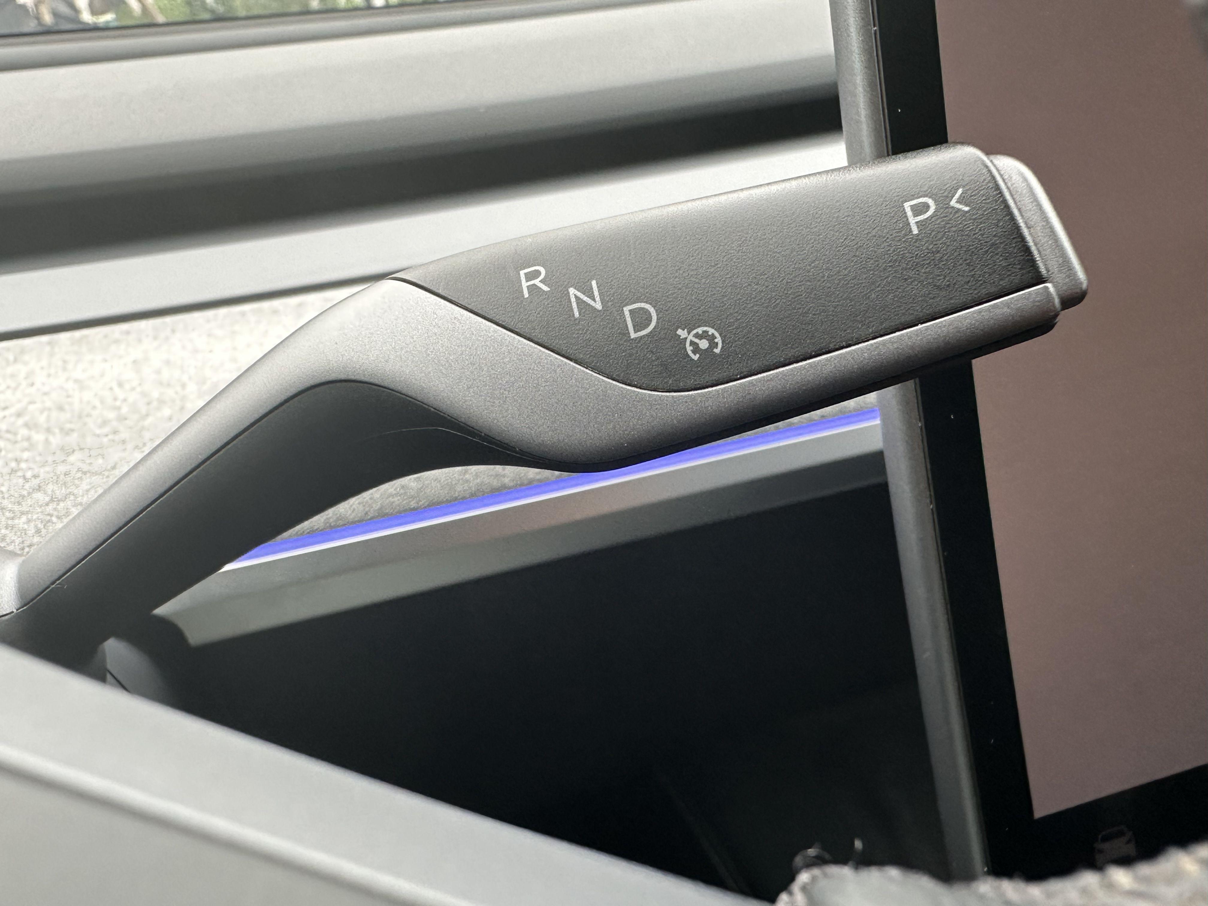 Tesla Model Y 2024 thumb 8