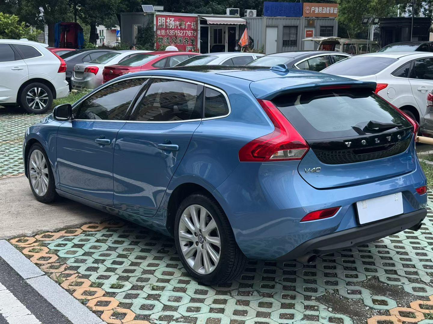 Volvo V40 2015 thumb 2