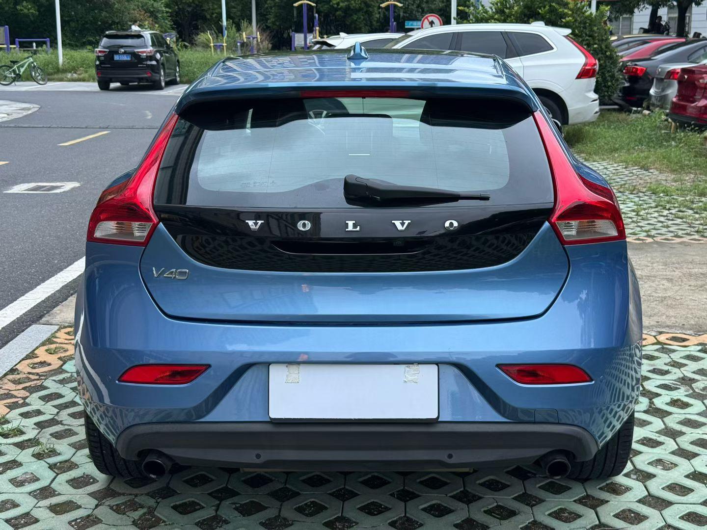 Volvo V40 2015 thumb 3