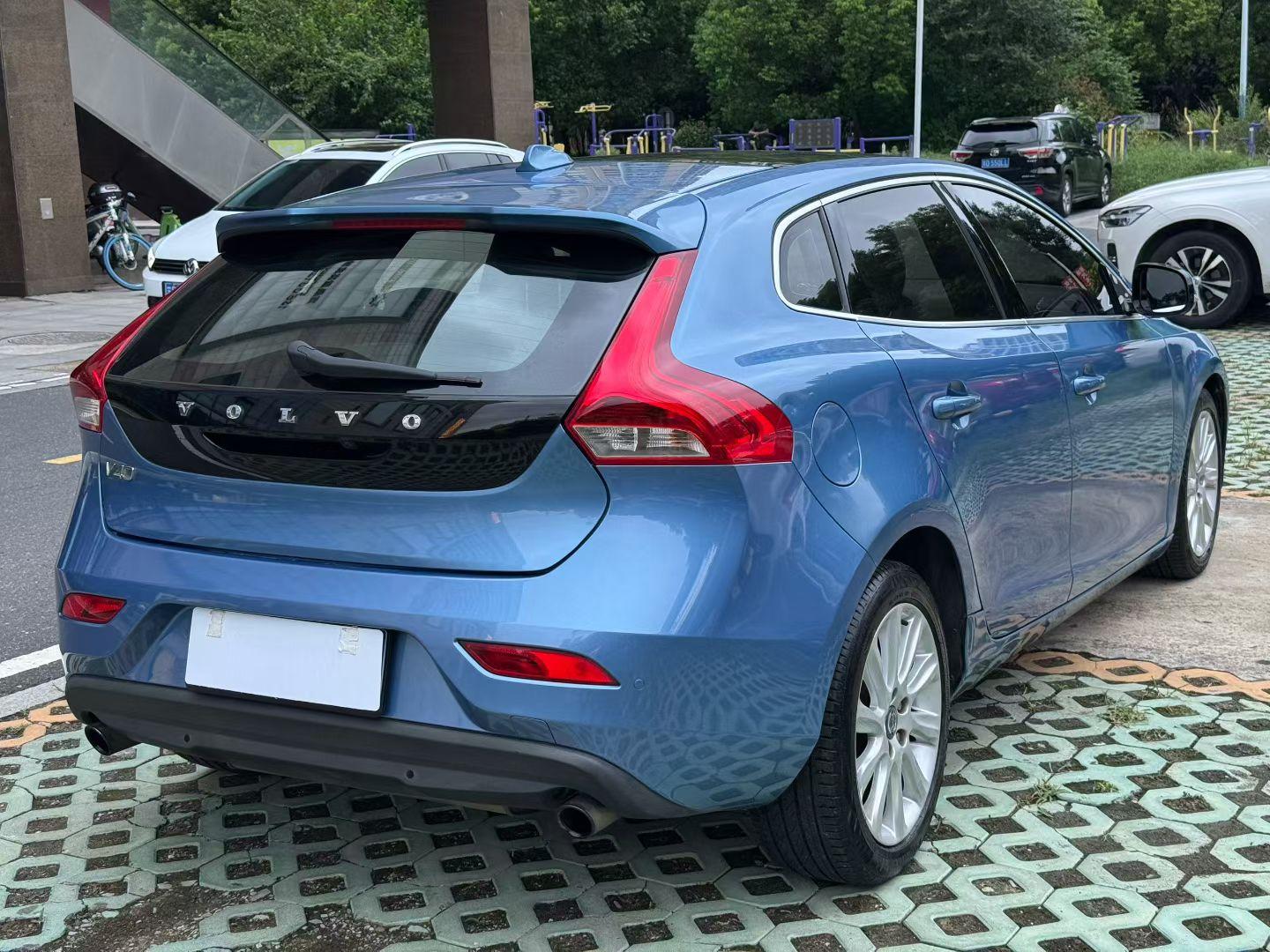 Volvo V40 2015 thumb 4