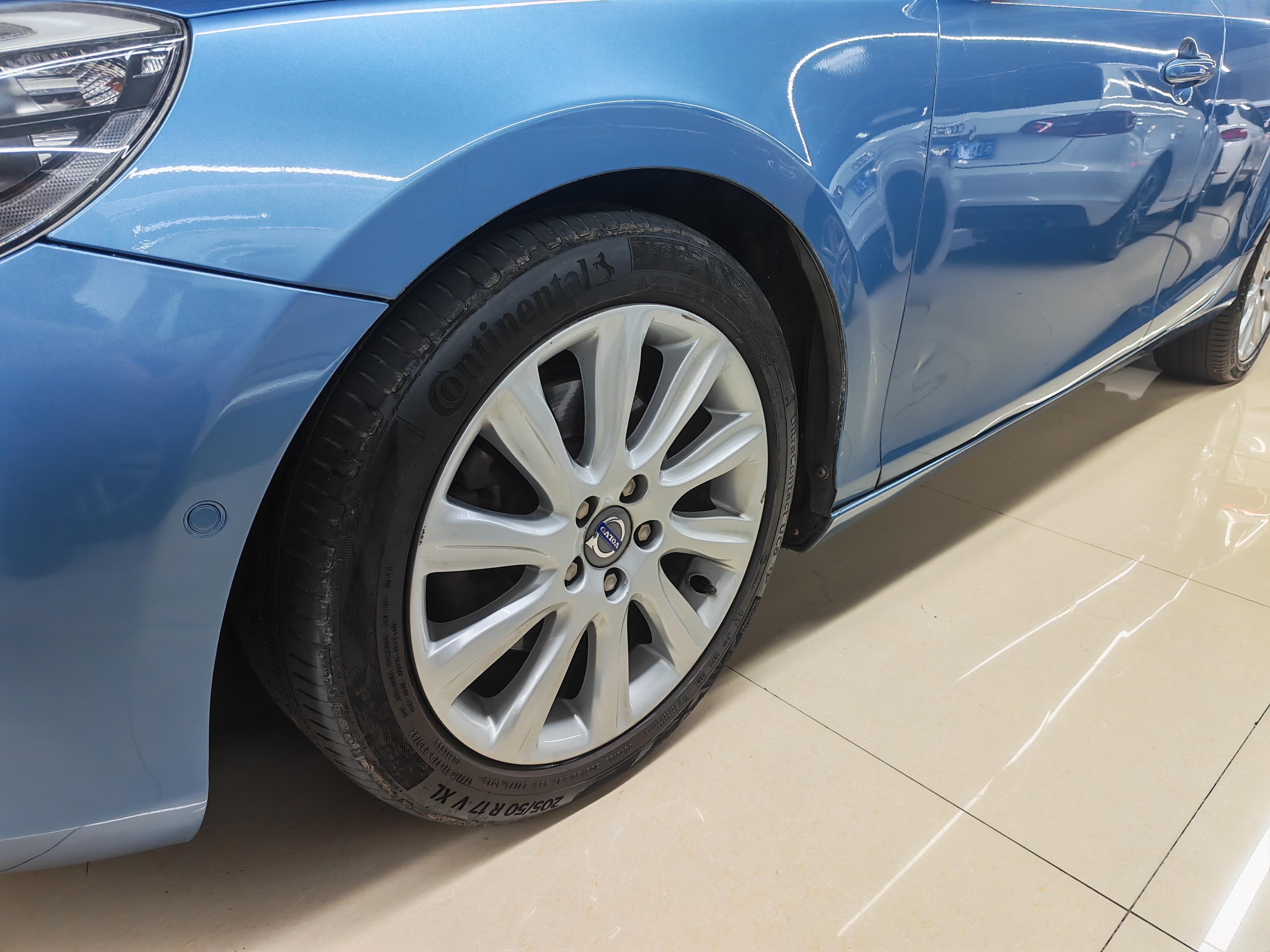 Volvo V40 2015 thumb 6