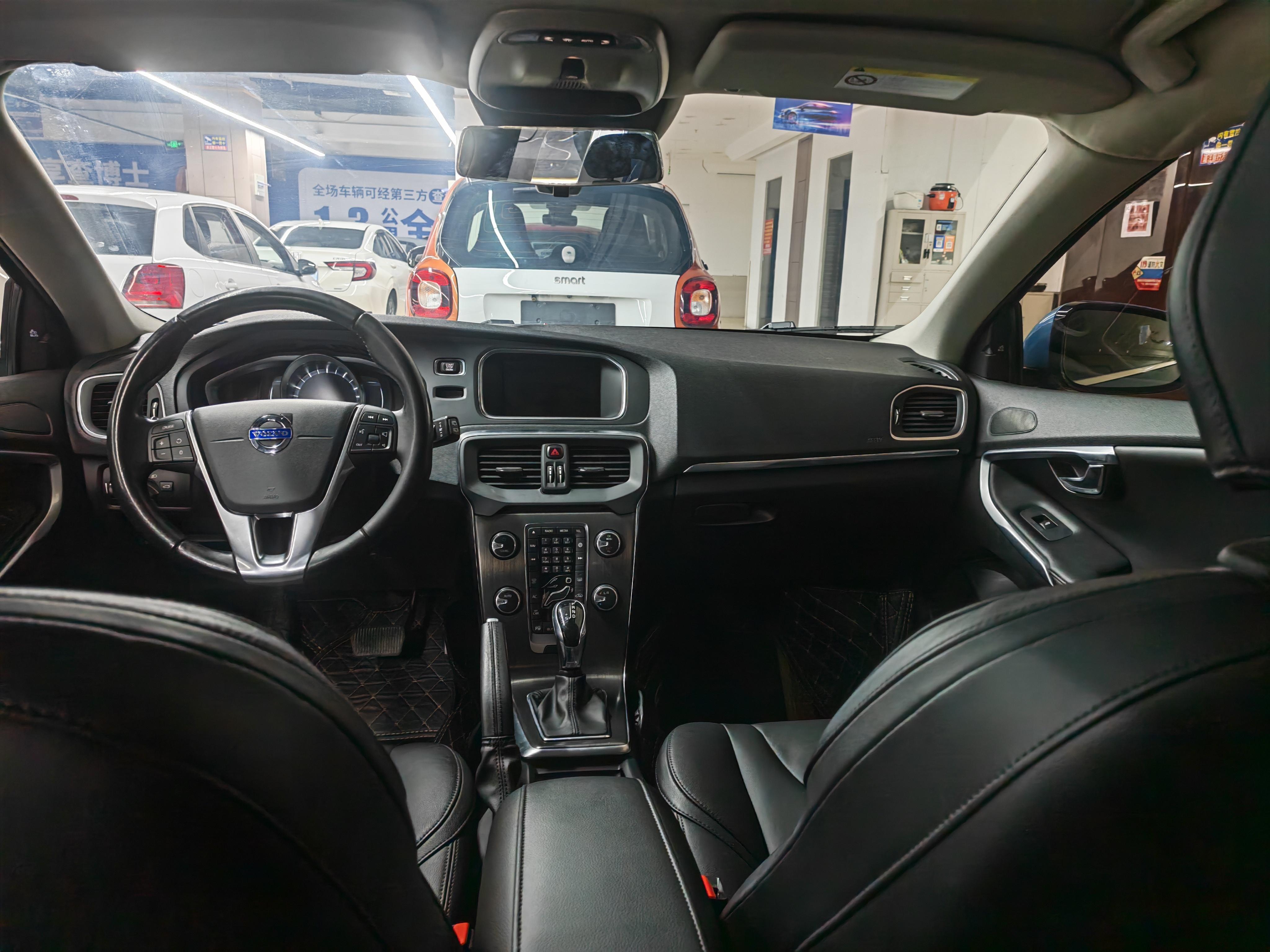 Volvo V40 2015 thumb 10