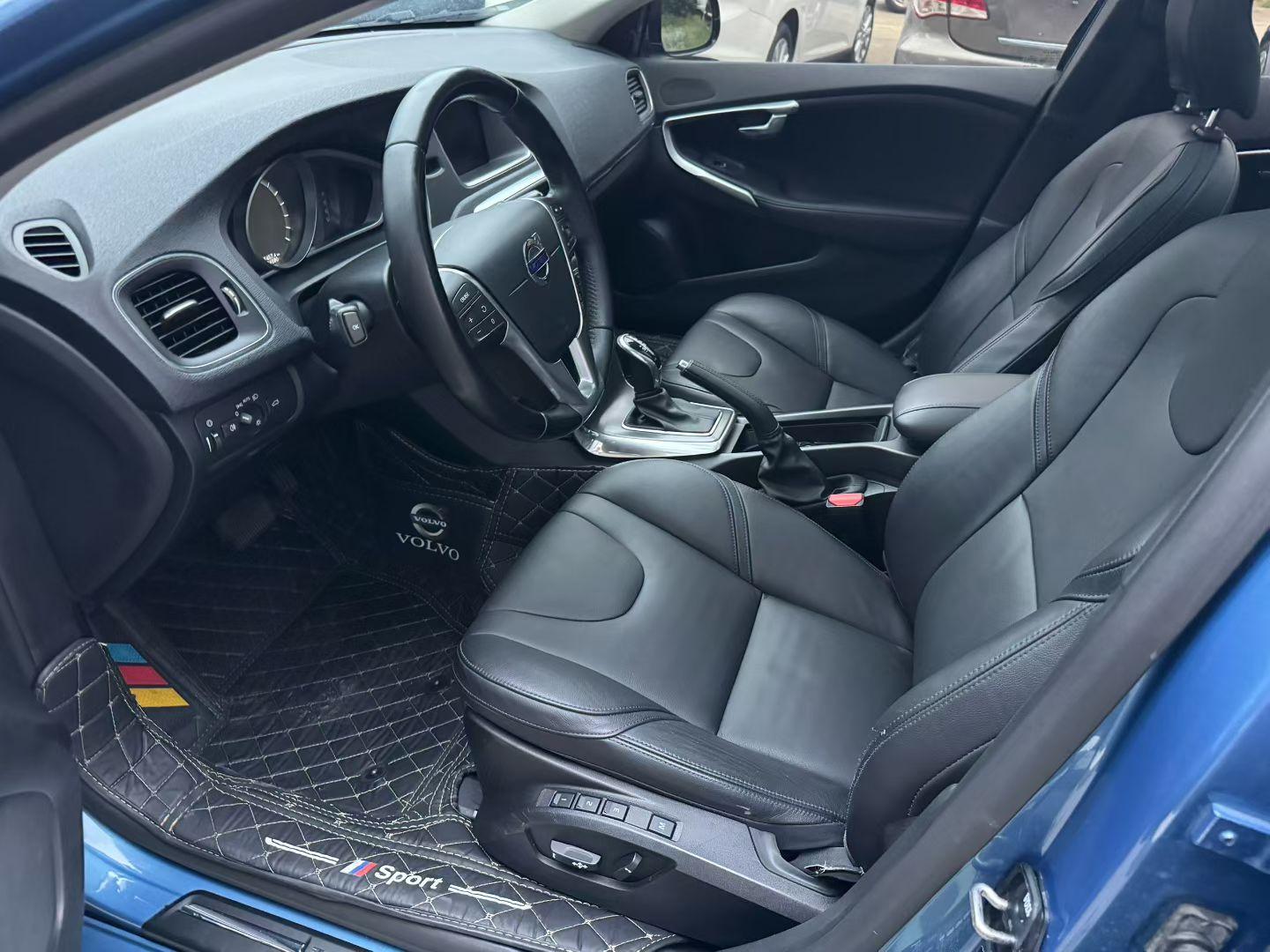 Volvo V40 2015 thumb 11