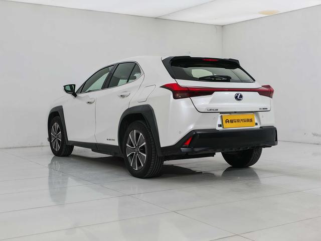 Lexus UX 2020 thumb 3