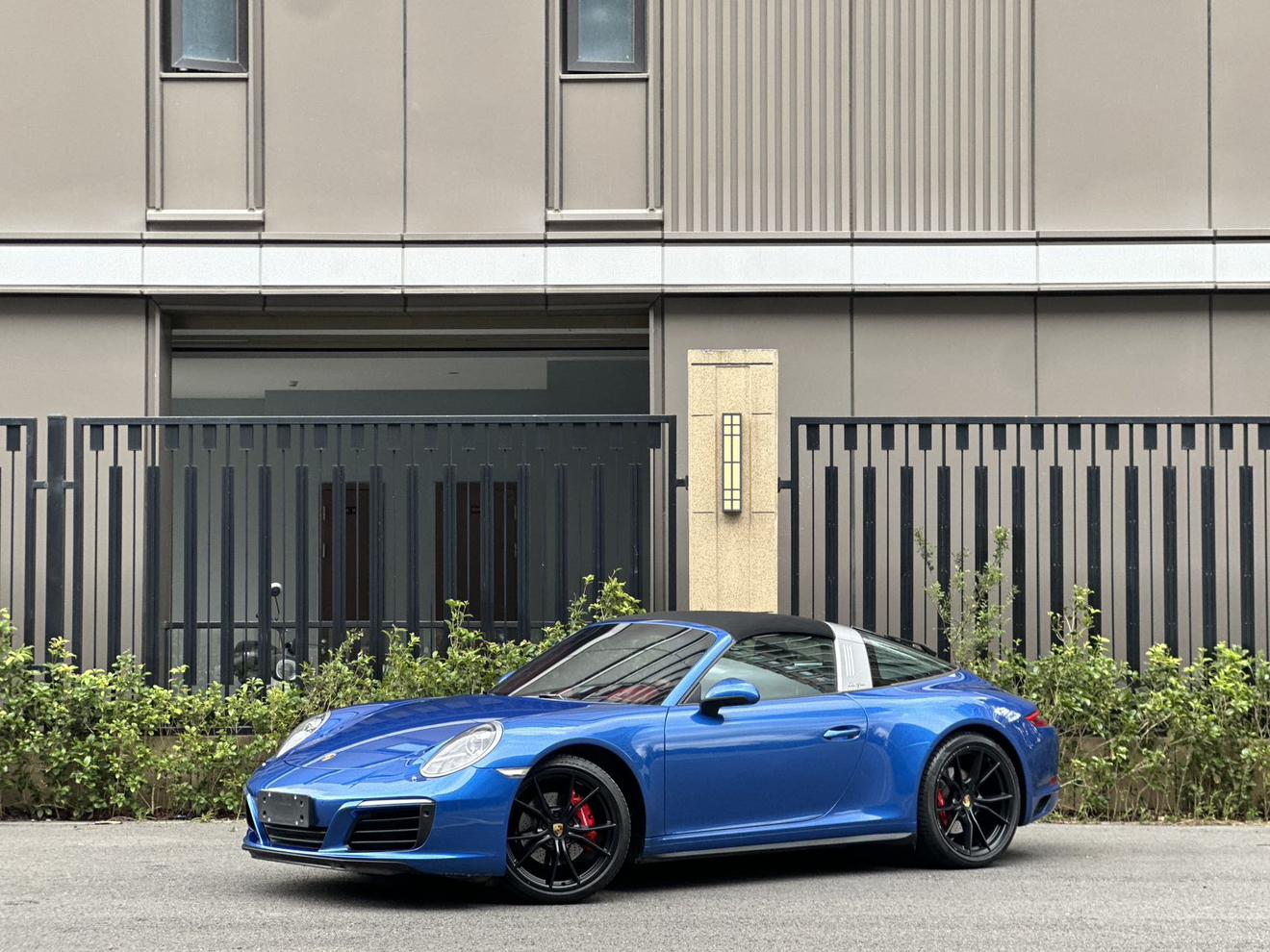 Porsche 911 2016 thumb 9
