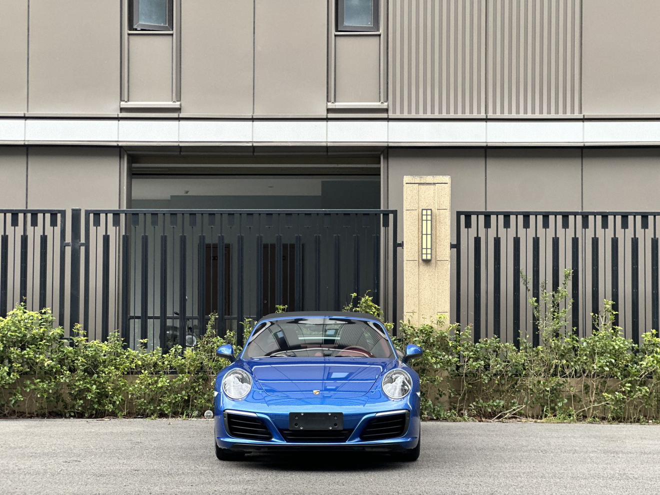 Porsche 911 2016 thumb 10