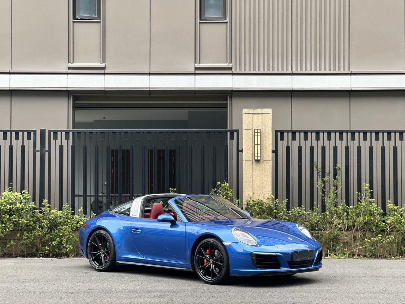 Porsche 911 2016 thumb 11