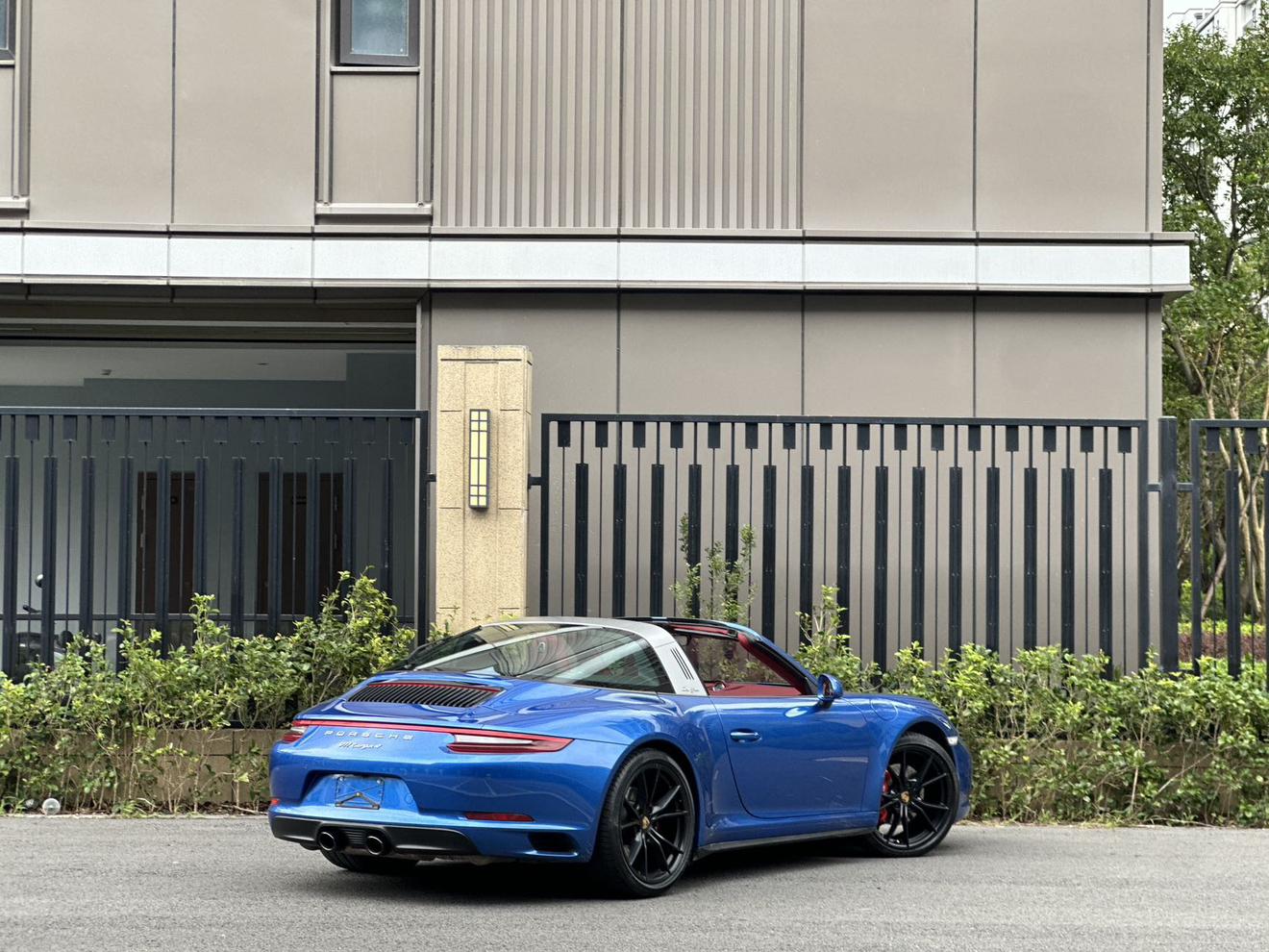 Porsche 911 2016 thumb 12