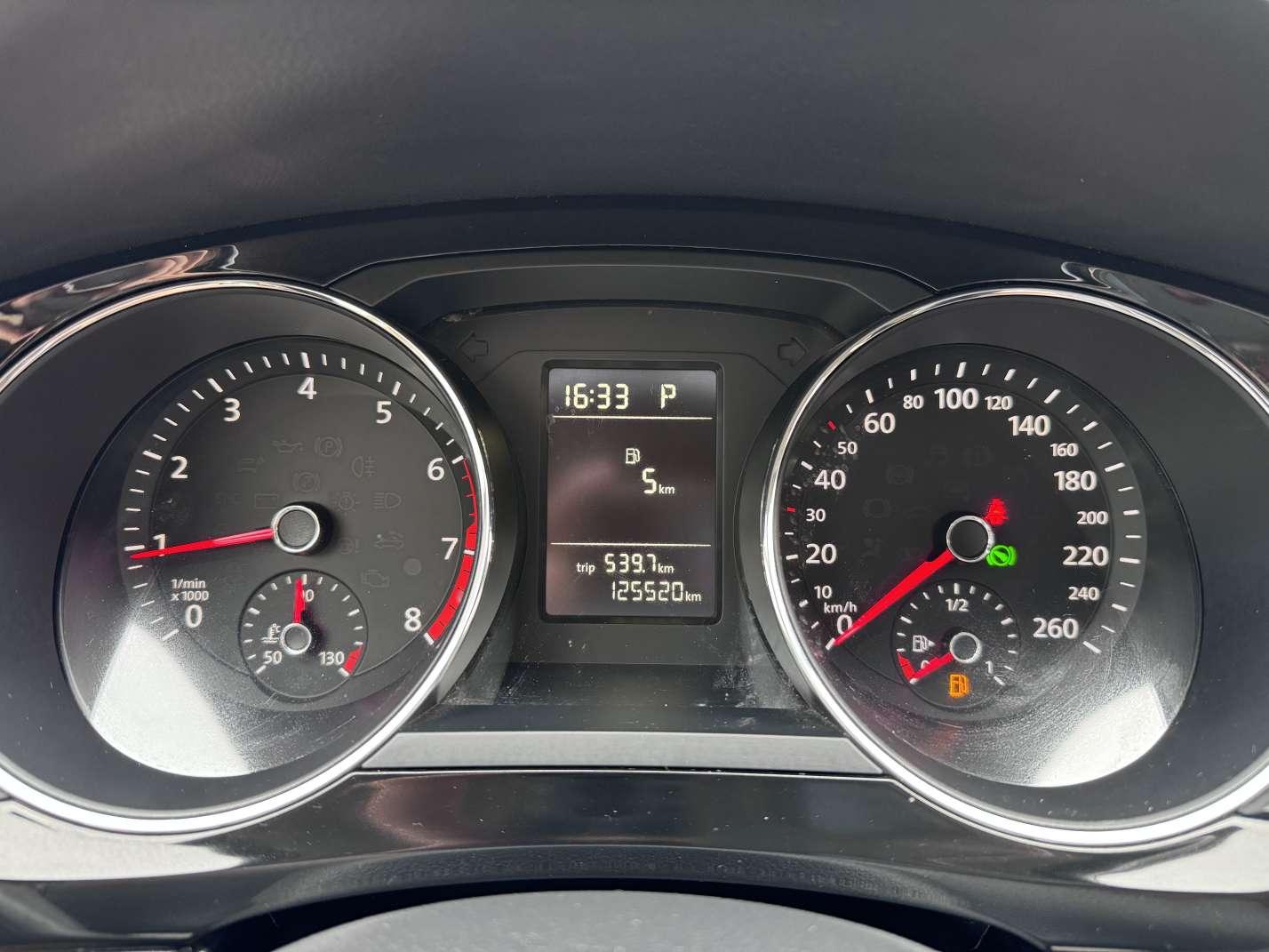 Volkswagen Sagitar 2017 thumb 10