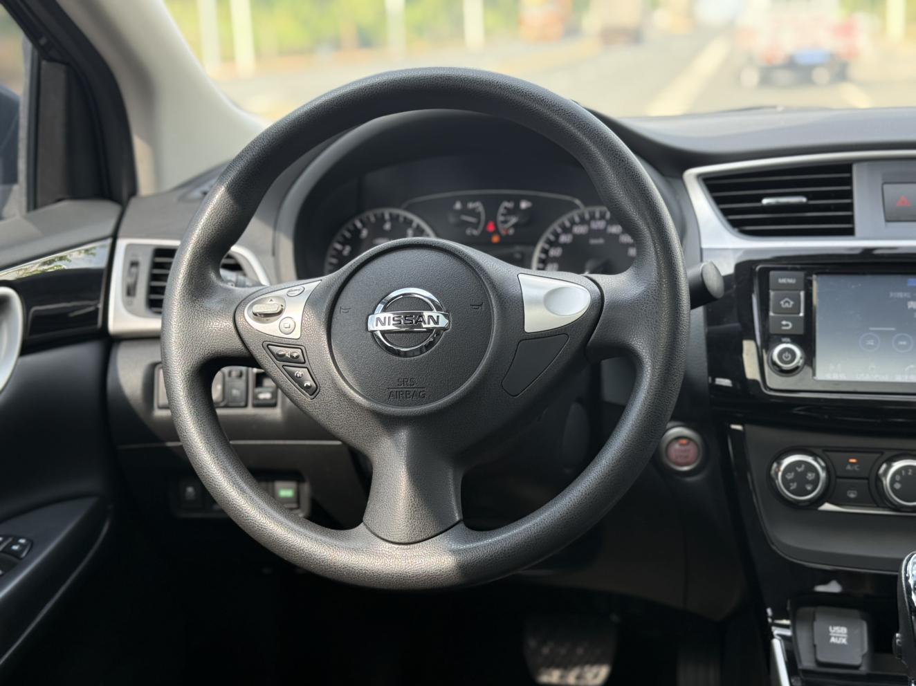 Nissan Sylphy 2018 thumb 6