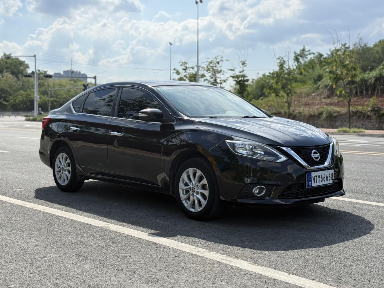 Nissan Sylphy 2018 thumb 11