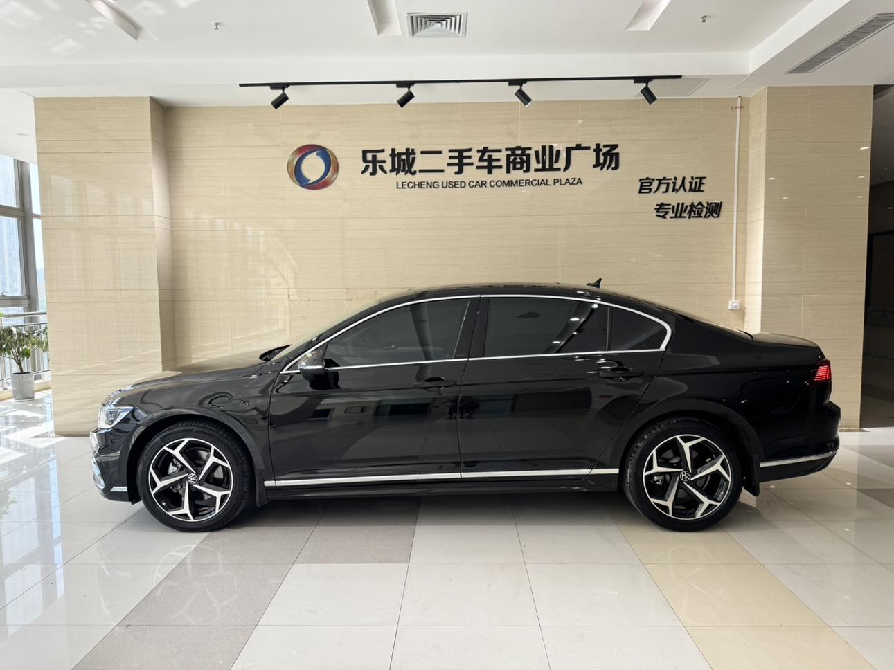 Volkswagen Magotan 2025 thumb 2