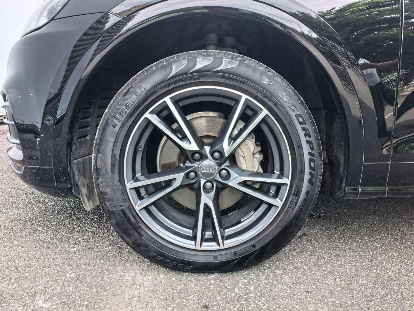 Audi Q5 2018 thumb 5