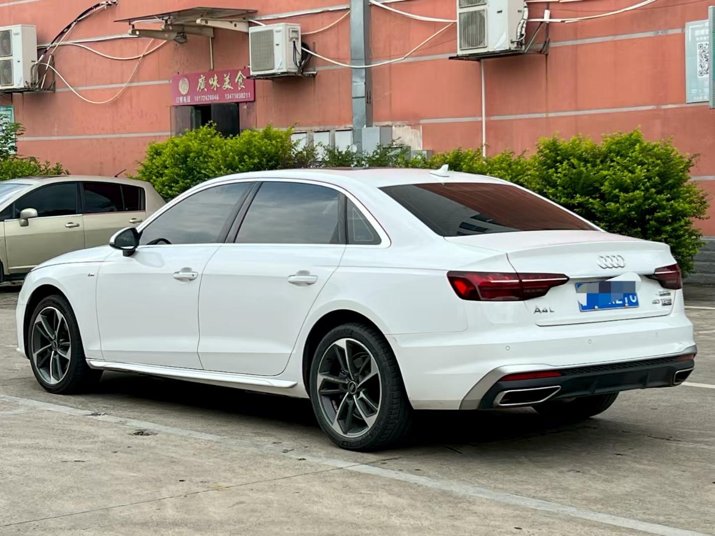 Audi A4 2020 thumb 2