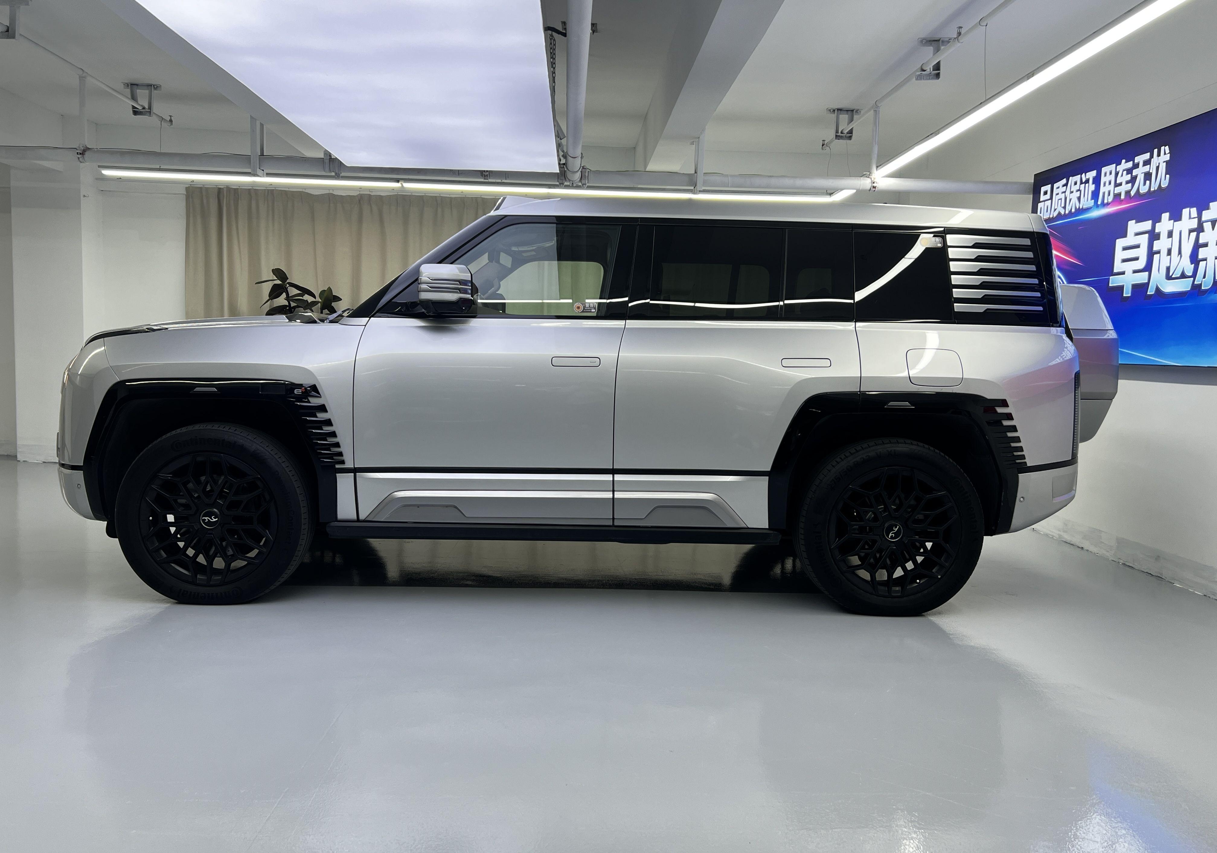 Yangwang (BYD) U8 2023 thumb 2