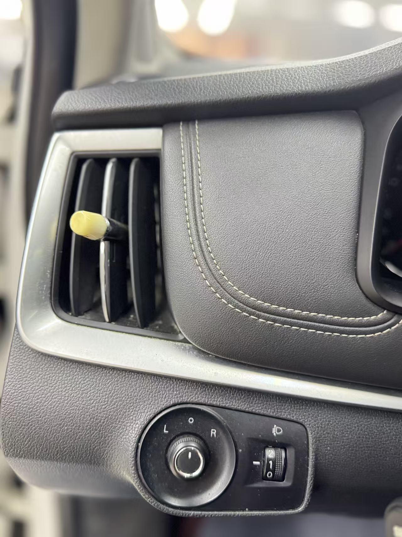 Roewe i6 2018 thumb 10