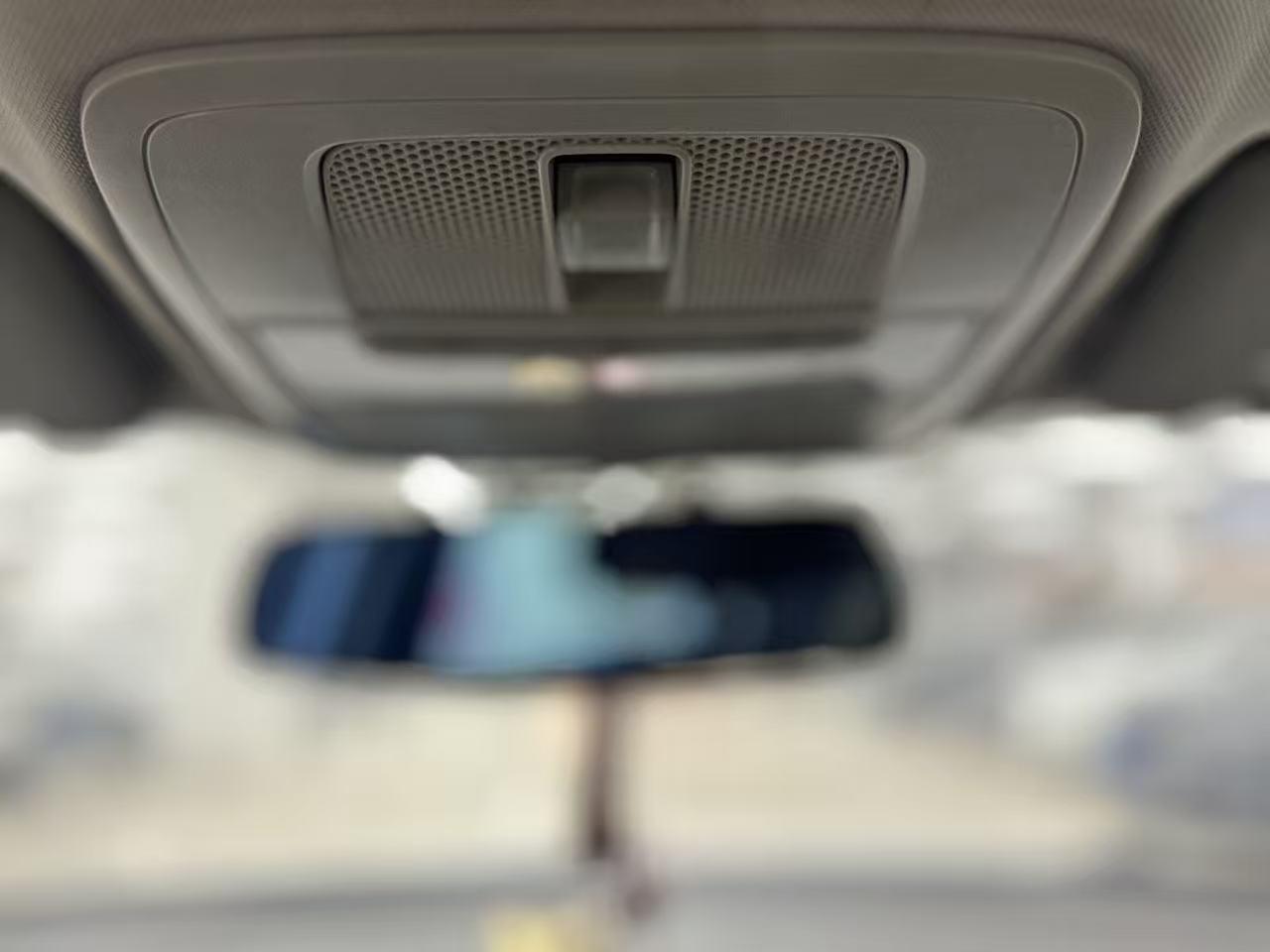 Roewe i6 2018 thumb 11