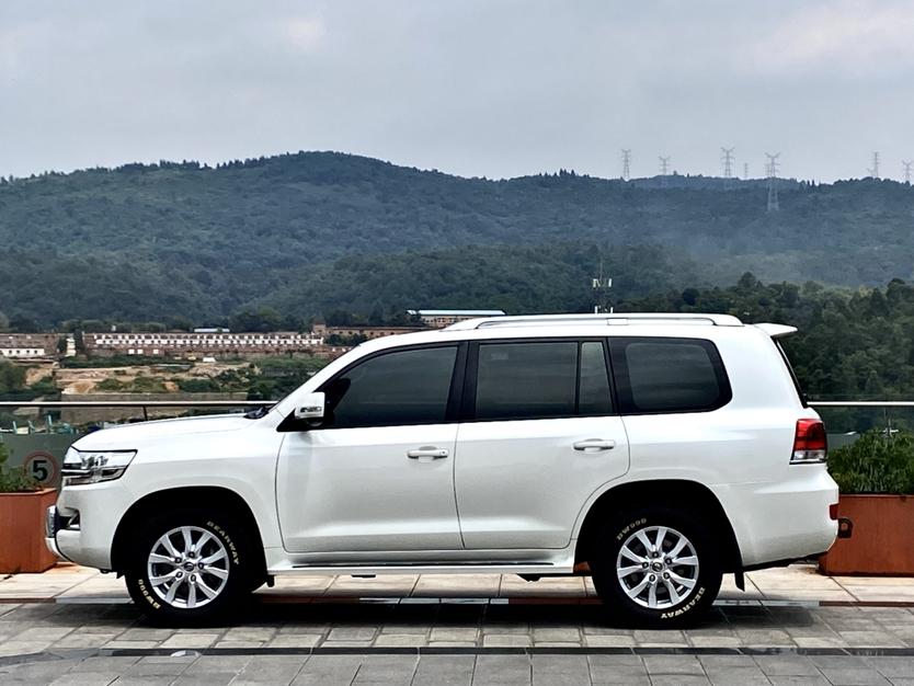 Toyota Land Cruiser 2018 thumb 2