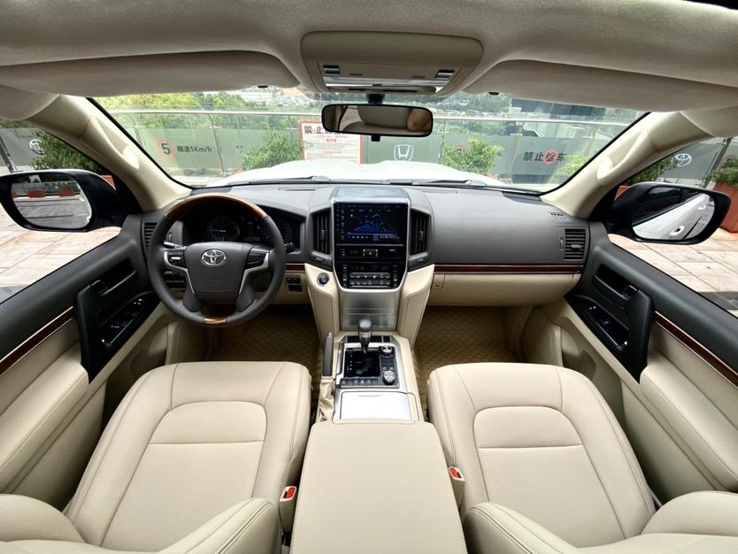 Toyota Land Cruiser 2018 thumb 7