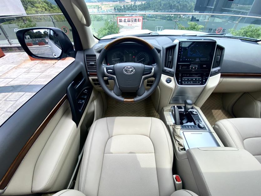 Toyota Land Cruiser 2018 thumb 10