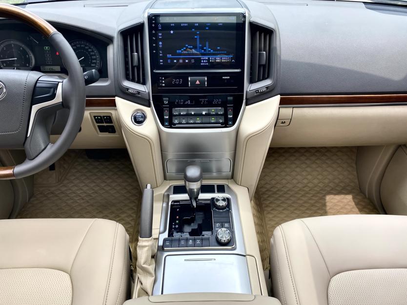 Toyota Land Cruiser 2018 thumb 11
