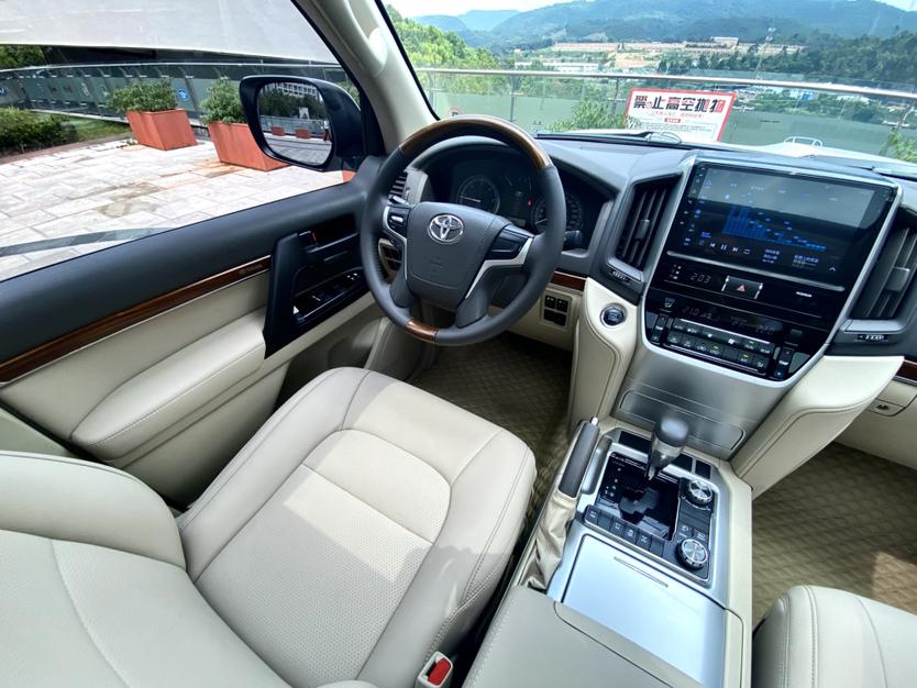 Toyota Land Cruiser 2018 thumb 12