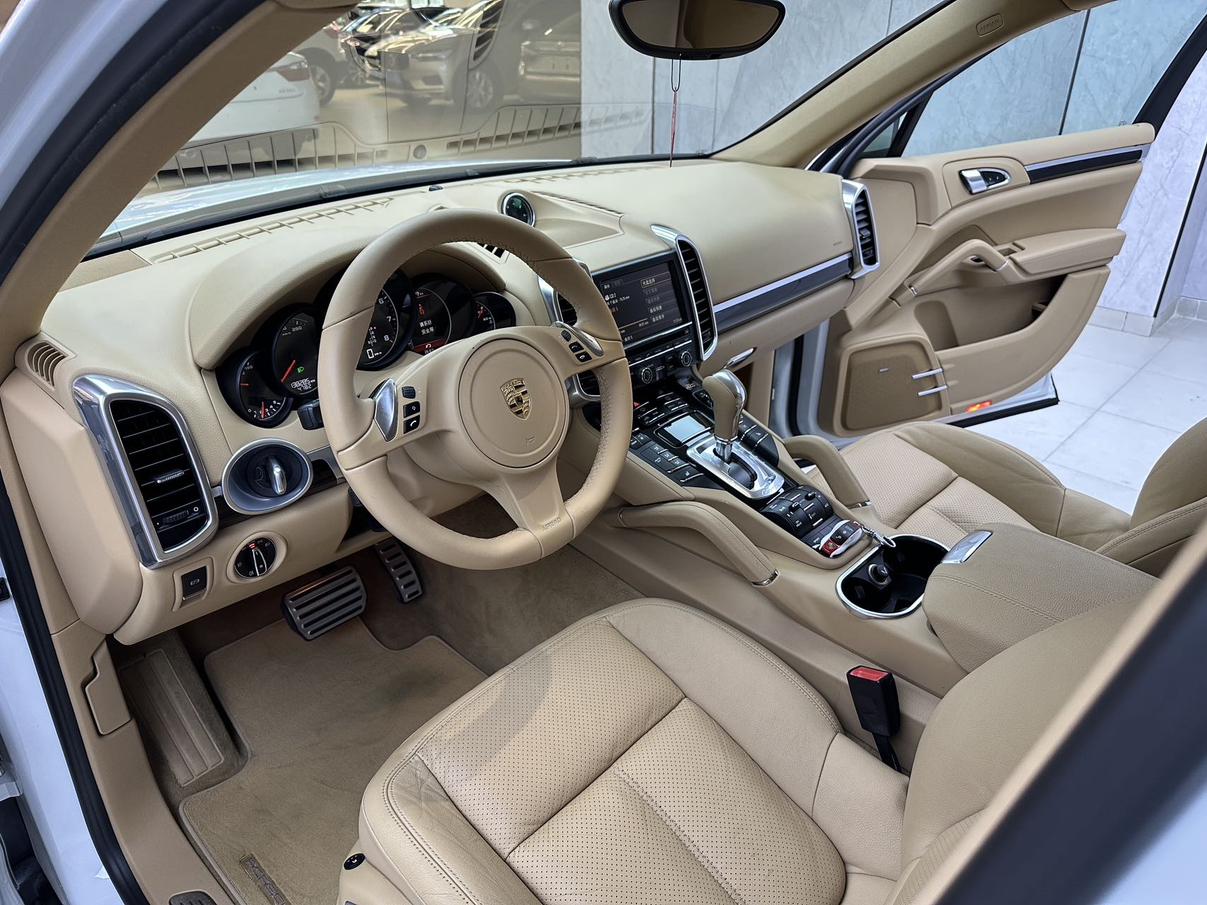Porsche Cayenne 2014 thumb 12