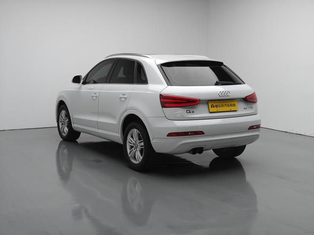 Audi Q3 2015 thumb 3
