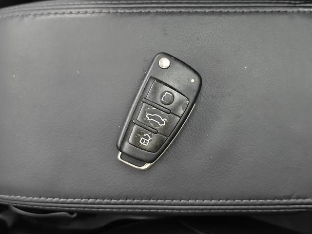 Audi Q3 2015 thumb 9