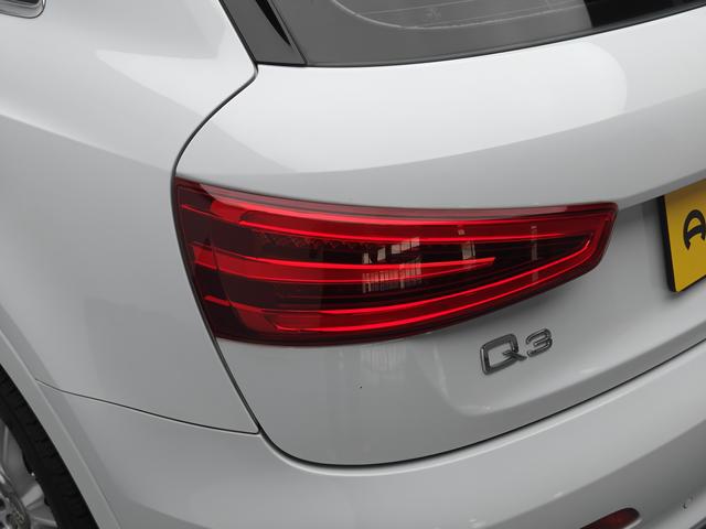 Audi Q3 2015 thumb 11