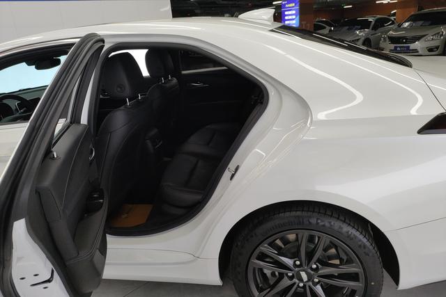 Cadillac CT4 2023 thumb 6
