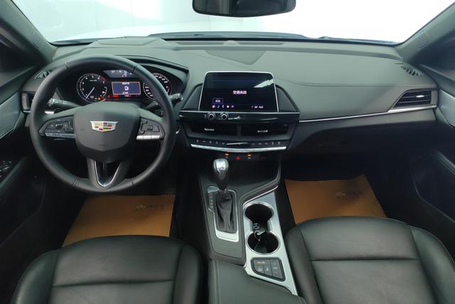 Cadillac CT4 2023 thumb 10