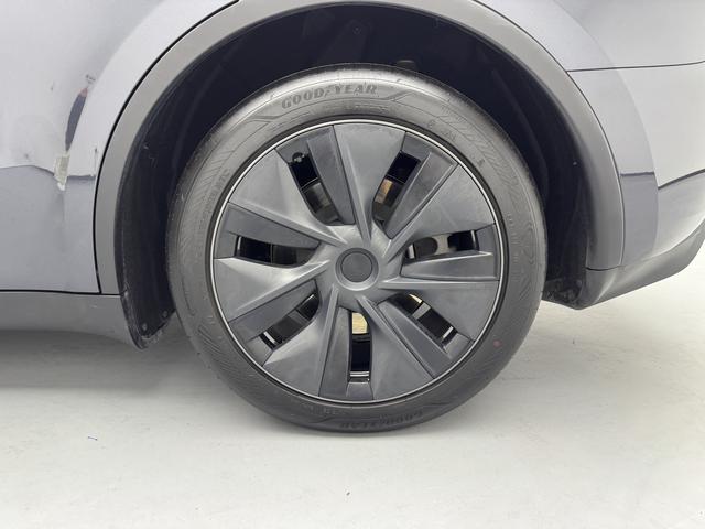 Tesla Model Y 2024 thumb 7