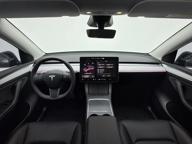 Tesla Model Y 2024 thumb 12