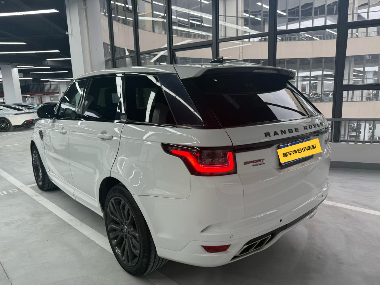 Land Rover Range Rover Sport 2017 thumb 2
